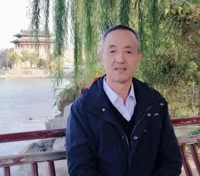 红绒球是什么花(绒球花图片真实)