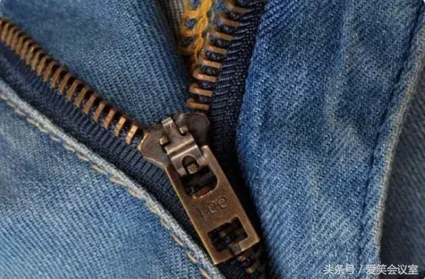 衣服拉链拉上会裂开怎么办